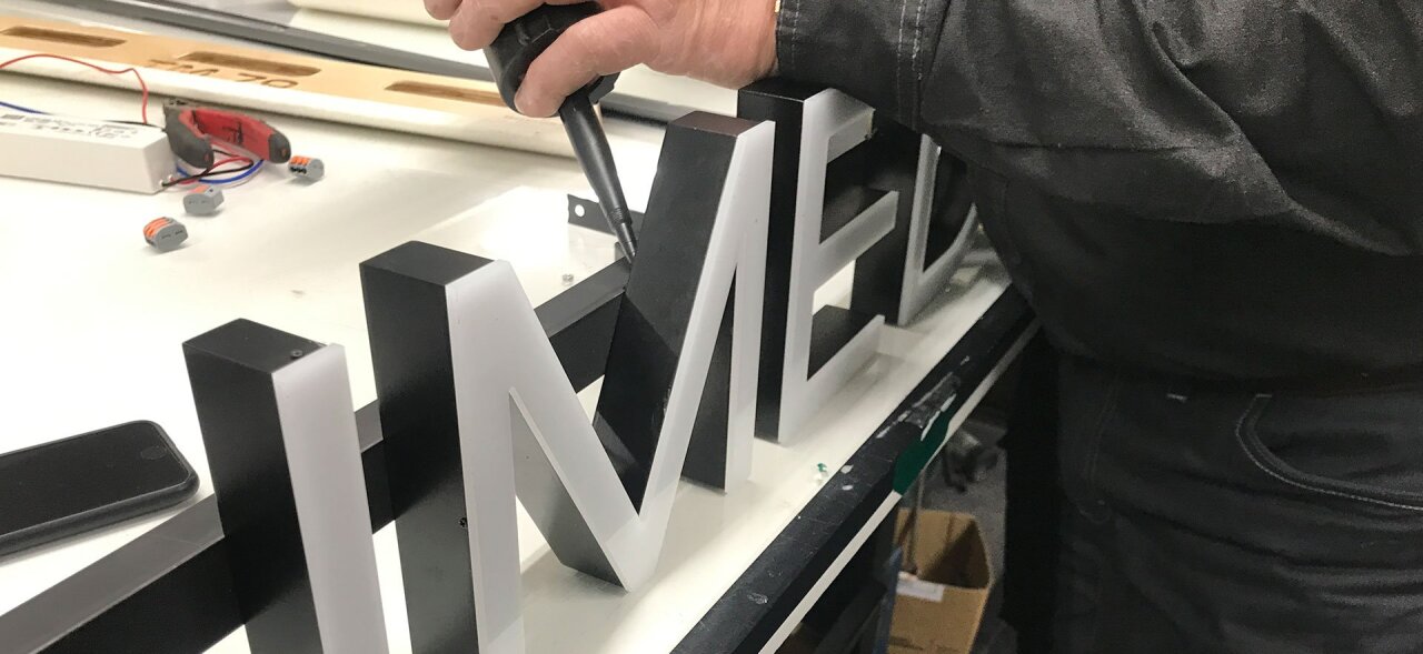 Verlichte letters dsign service